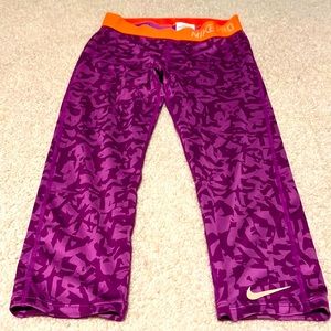 Girls Nike Capri Leggings